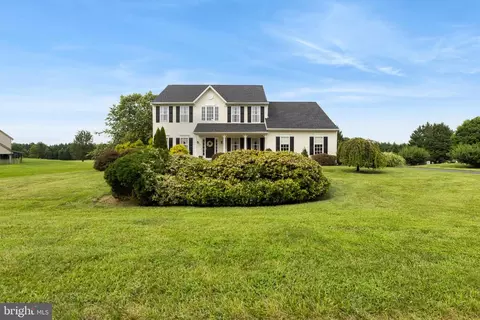 Exterior - 8 E Stonewall Dr, Middletown, DE 19709 photo 5 of 14