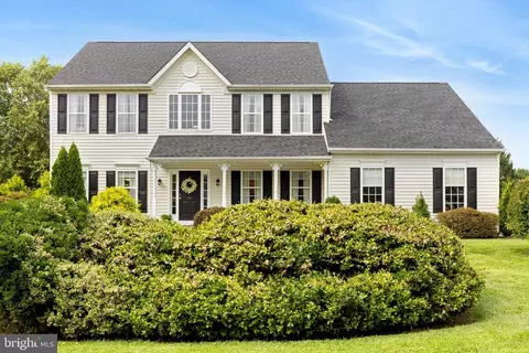 Exterior - 8 E Stonewall Dr, Middletown, DE 19709 photo 6 of 14