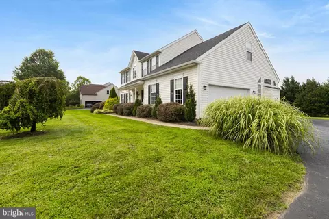 Exterior - 8 E Stonewall Dr, Middletown, DE 19709 photo 7 of 14