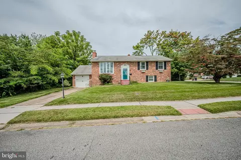 3207 Carillon Dr, Wilmington, DE 19808