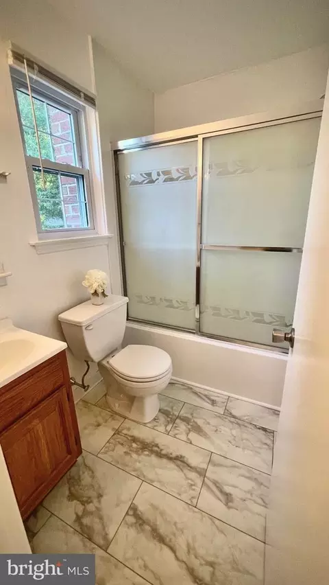 Bath - 805 Devon Dr, Newark, DE 19711 photo 1 of 1