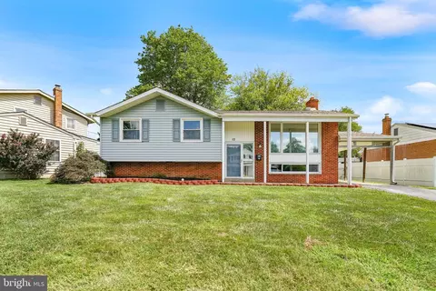 10 Rockrose Dr, Newark, DE 19711