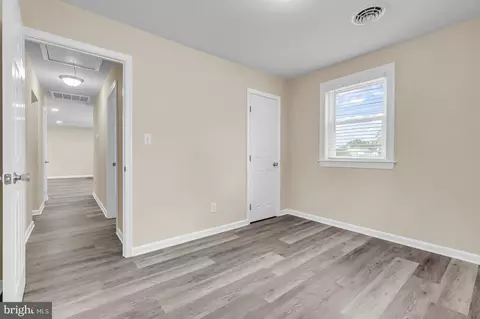 Entry Way - 10 E Clairmont Dr, Newark, DE 19702 photo 8 of 8