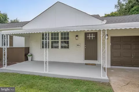 Exterior - 10 E Clairmont Dr, Newark, DE 19702 photo 2 of 6