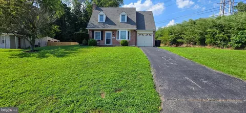 17 E Salisbury Dr, Wilmington, DE 19809