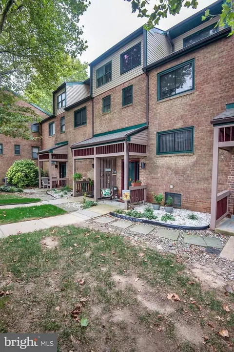 6 Paladin Dr, Wilmington, DE 19802