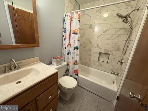 Bath - 7 Reyburn Ct, Bear, DE 19701 photo 2 of 2