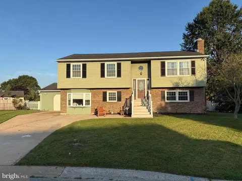 Exterior - 7 Reyburn Ct, Bear, DE 19701 photo 2 of 5