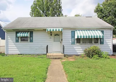 15 Gail Rd, New Castle, DE 19720