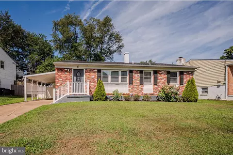 40 Greenbridge Dr, Newark, DE 19713