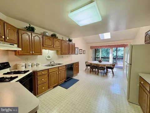 Kitchen - 16 Eynon Ct, Hockessin, DE 19707 photo 1 of 4
