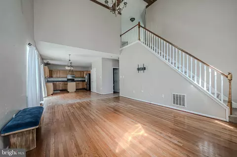 Living - 207 Pebblecreek Pl, Bear, DE 19701 photo 8 of 10
