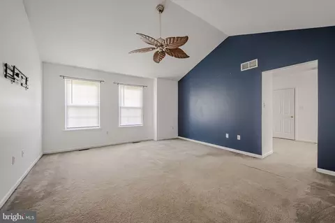 Living - 207 Pebblecreek Pl, Bear, DE 19701 photo 9 of 10