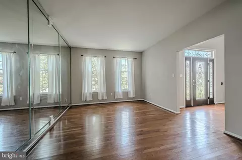 Living - 207 Pebblecreek Pl, Bear, DE 19701 photo 2 of 10