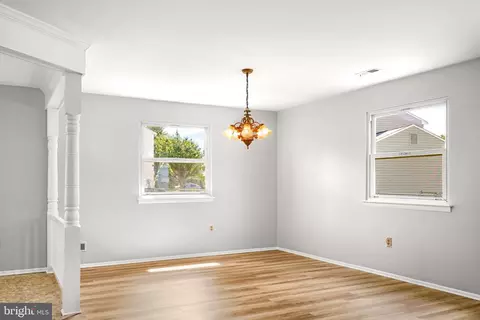 Living - 129 Providence Dr, Bear, DE 19701 photo 2 of 3