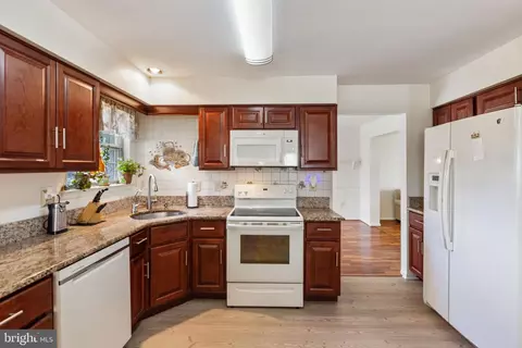 Kitchen - 254 Rushes Dr, Bear, DE 19701 photo 3 of 4