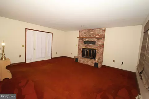 Living - 109 Walls Way, Bear, DE 19701 photo 3 of 3