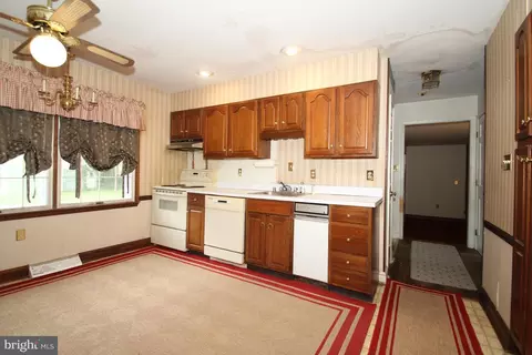 Kitchen - 109 Walls Way, Bear, DE 19701 photo 2 of 2