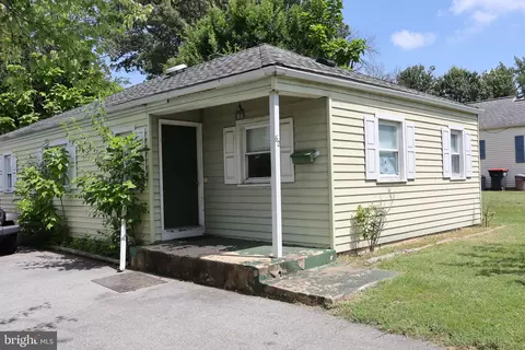 62 Robinson Dr, New Castle, DE 19720