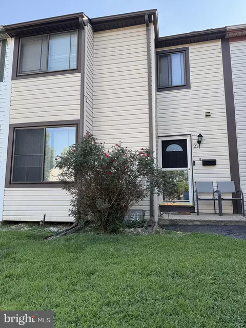 21 Coachlight Ct, New Castle, DE 19720