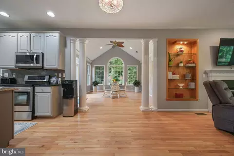 Entry Way - 330 Joy Ct, Bear, DE 19701 photo 4 of 11