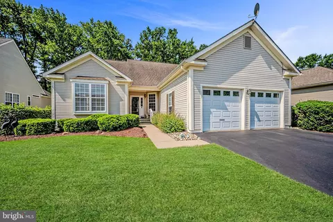 Exterior - 102 Springmill Dr, Middletown, DE 19709 photo 1 of 4