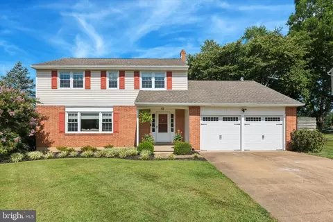 10 Bemis Rd, Newark, DE 19711