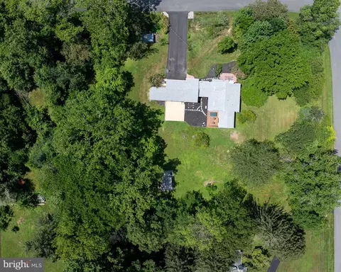 View/Area - 1005 Lakeside Dr, Newark, DE 19711 photo 1 of 5