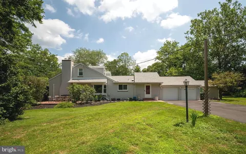 1005 Lakeside Dr, Newark, DE 19711