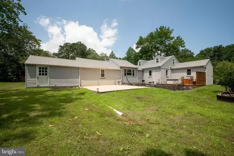 Exterior - 1005 Lakeside Dr, Newark, DE 19711 photo 4 of 6