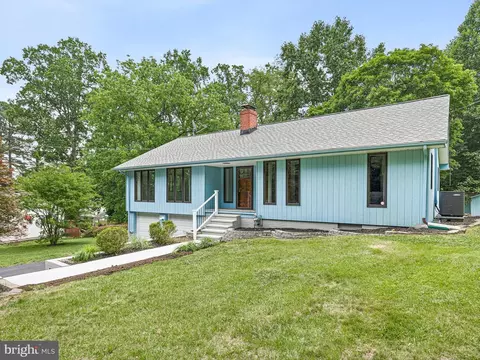 261 W Chestnut Hill Rd, Newark, DE 19713