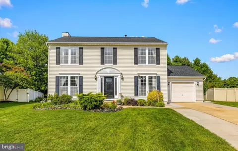 6 Walker Dr, New Castle, DE 19720