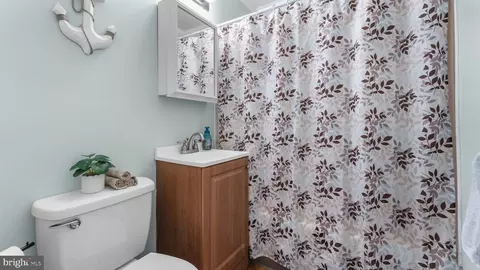 Bath - 54 Kenmar Dr, Newark, DE 19713 photo 1 of 1
