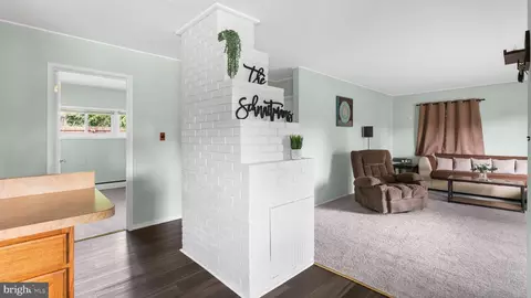 Entry Way - 54 Kenmar Dr, Newark, DE 19713 photo 3 of 11