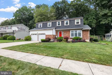1105 N Dolton Ct, Wilmington, DE 19810