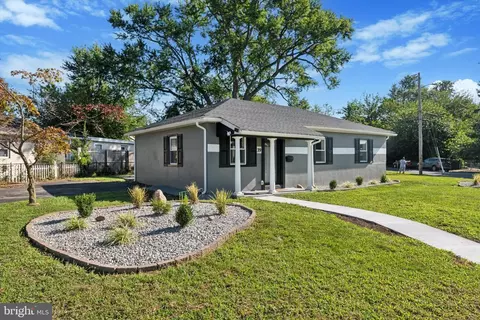 39 Memorial Dr, New Castle, DE 19720