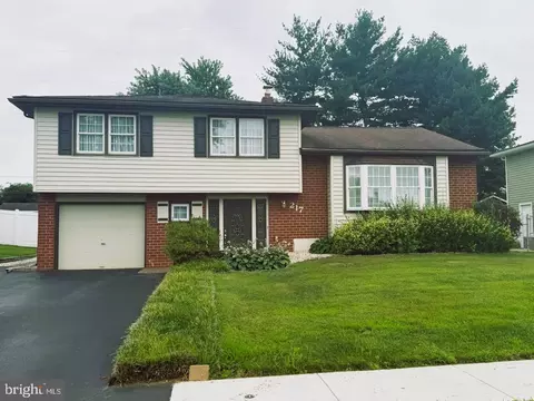 Exterior - 217 S Dillwyn Rd, Newark, DE 19711 photo 2 of 4