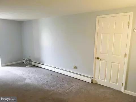 Living - 217 S Dillwyn Rd, Newark, DE 19711 photo 10 of 10