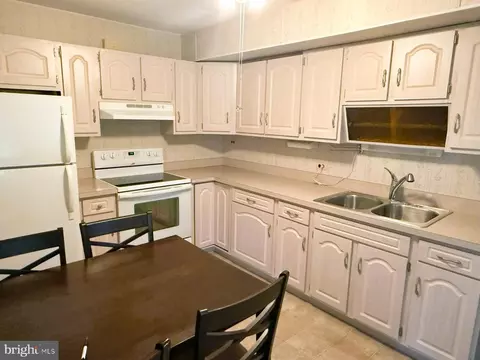 Kitchen - 217 S Dillwyn Rd, Newark, DE 19711 photo 2 of 2