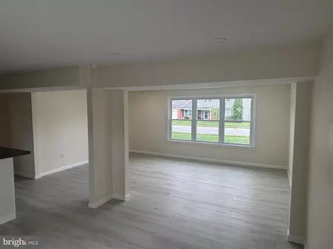 Living - 46 Upland Ct, Newark, DE 19713 photo 2 of 2