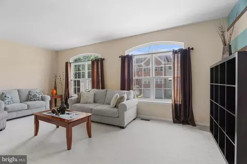 Living - 107 Persimmon Pl, Bear, DE 19701 photo 4 of 5