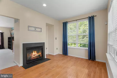 Living - 107 Persimmon Pl, Bear, DE 19701 photo 5 of 5