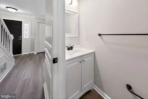 Entry Way - 3 Ross Ct, Newark, DE 19702 photo 4 of 6