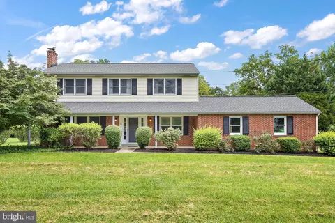 98 Husbands Dr, Wilmington, DE 19803