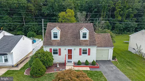 24 Thomas Jefferson Blvd, Newark, DE 19702