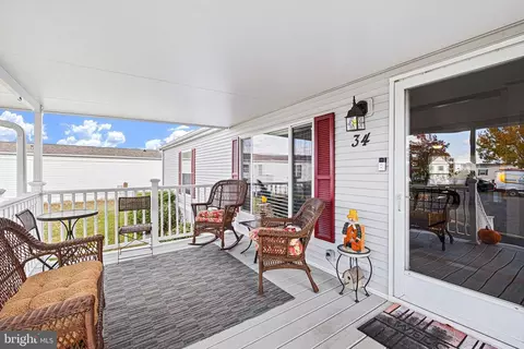 34 Adriane Ct #707, Bear, DE 19701 photo 2