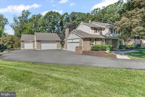 230 Tree Top Ln, Hockessin, DE 19707