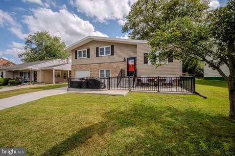 17 Hillcroft Rd, Newark, DE 19711