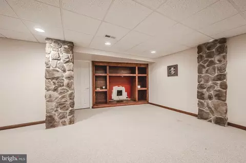 Living - 9 Whirlaway Dr, Bear, DE 19701 photo 9 of 9