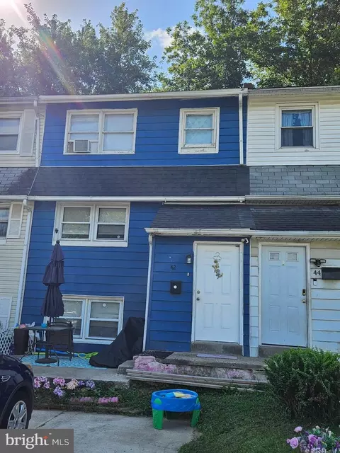 42 Oakmont Dr, New Castle, DE 19720